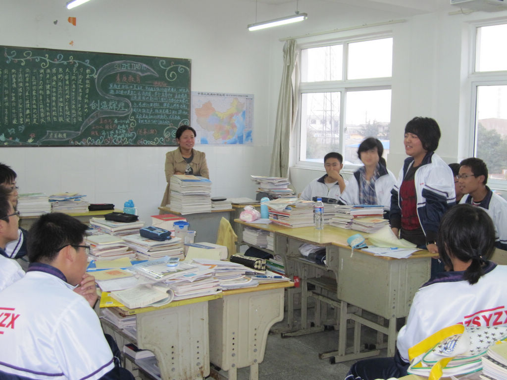 校馨心苑心理社團(tuán)舉行“中學(xué)生能否帶手機(jī)進(jìn)校園”辯論賽